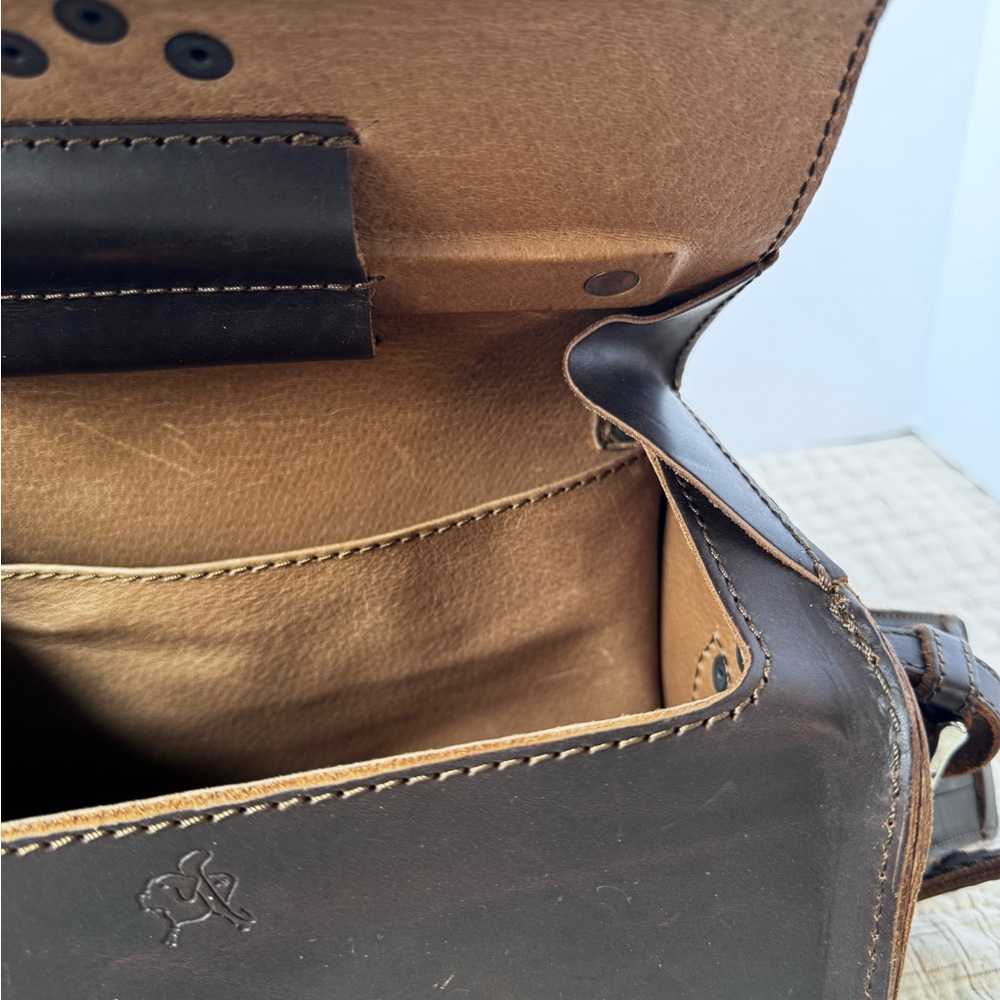 Classic Walnut Leather Messenger Bag - Picture 12 of 16